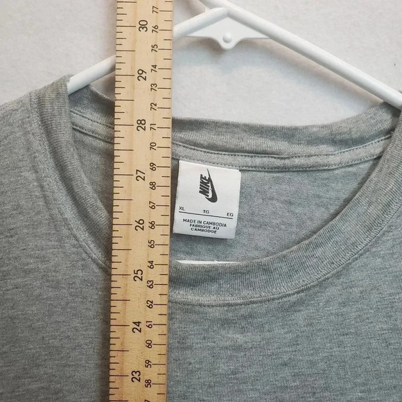 Nike Solo Swoosh Men XL Shirt Dark Grey Heather/White Embroidered Tee CV0559-063 - Picture 6 of 11